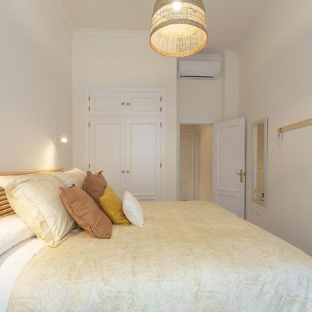 Puerta De Larios: Central Three-Bedroom Apartment With Balconies And Patio Малага Екстериор снимка
