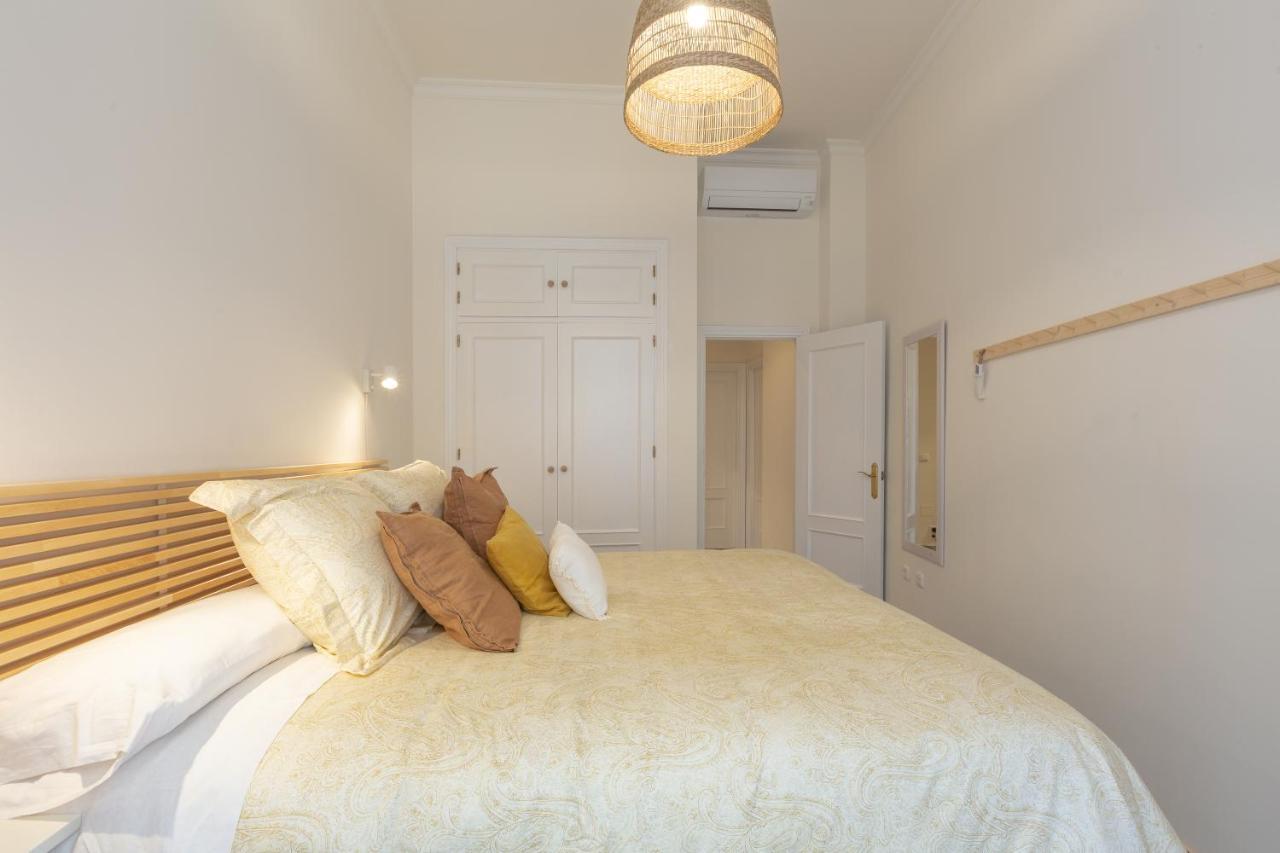 Puerta De Larios: Central Three-Bedroom Apartment With Balconies And Patio Малага Екстериор снимка